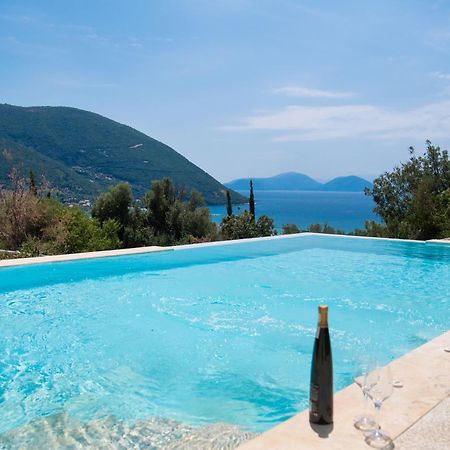Calionas Suites Vassiliki Esterno foto